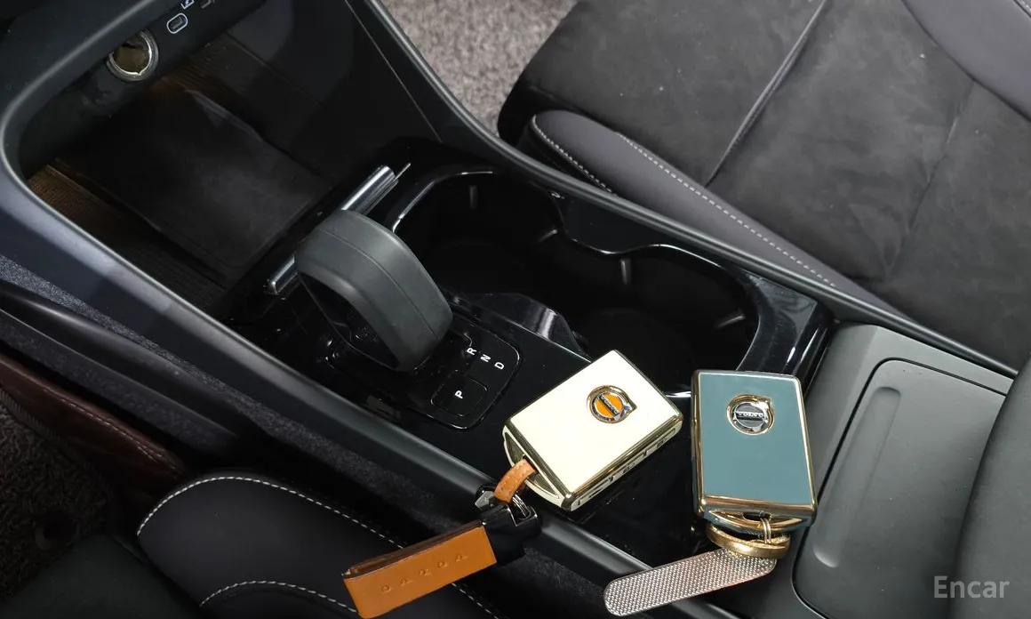 Volvo XC40, 2021 — фото 9 из 12