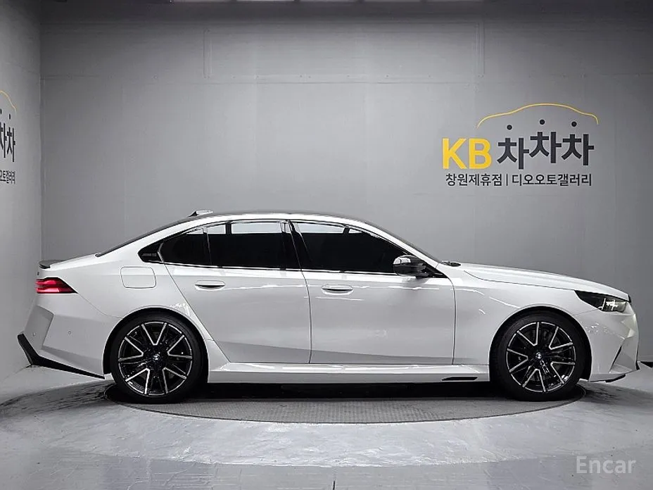 BMW M5, 2025 — фото 7 из 12