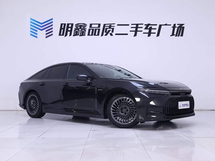 Toyota Crown Sedan, 2025 — фото 5 из 9