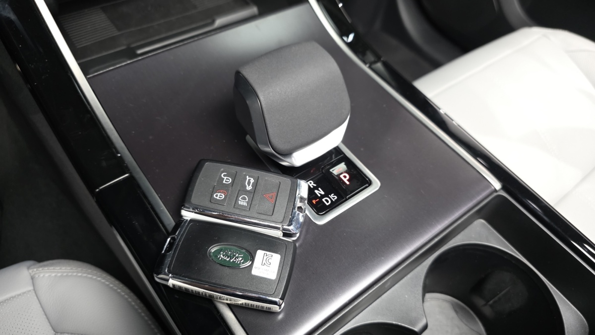 Land Rover Range Rover Velar, 2025 — фото 9 из 12