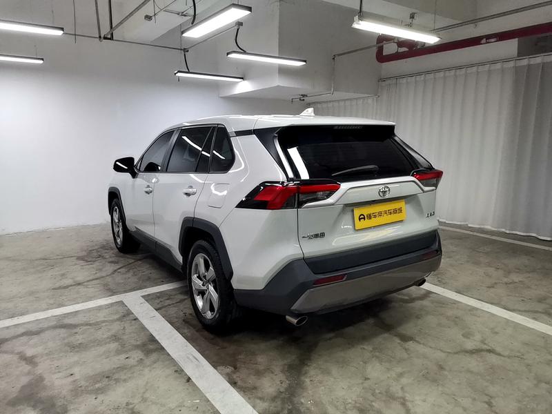 Toyota RAV4, 2022 — фото 5 из 12