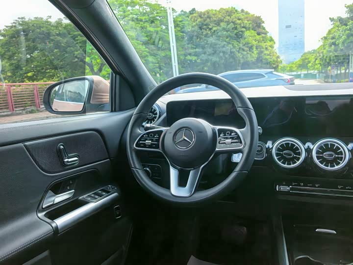 Mercedes-Benz EQA, 2024 — фото 7 из 9