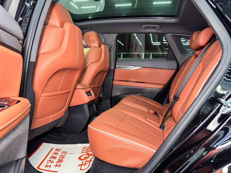 Cadillac Optiq, 2025 — фото 8 из 10
