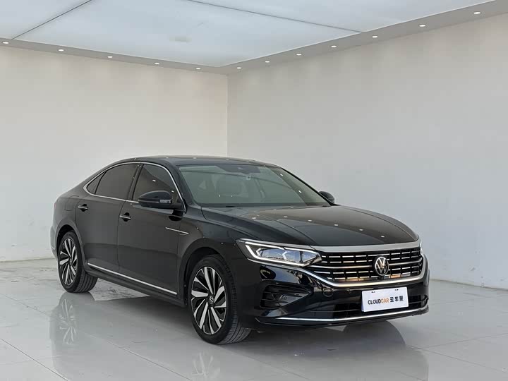 Volkswagen Passat, 2023 — фото 3 из 9