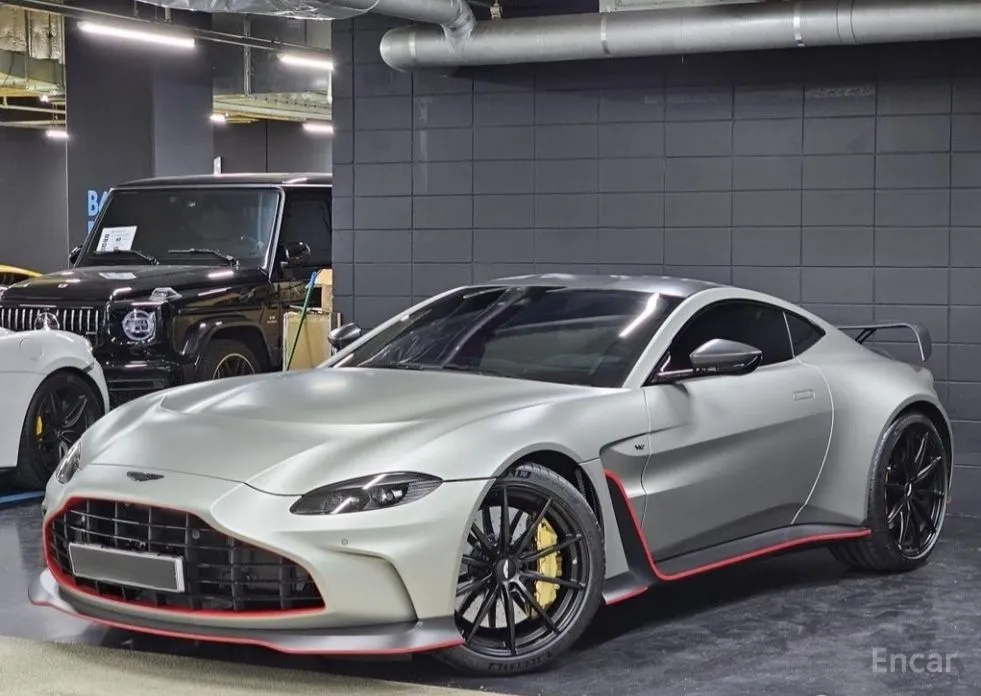 Aston Martin Vantage, 2023 — фото 2 из 12