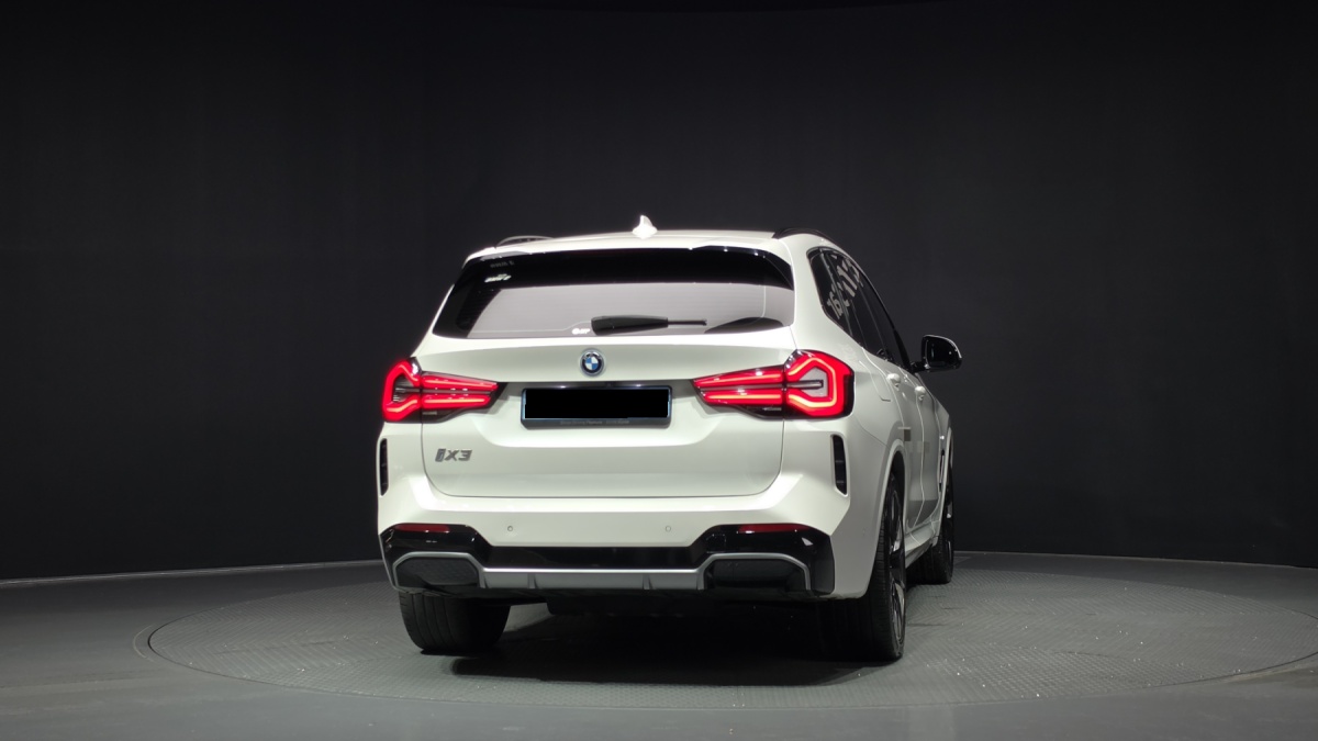 BMW iX3, 2022 — фото 4 из 12
