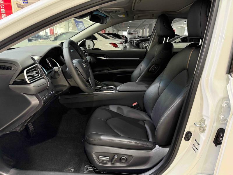 Toyota Camry, 2022 — фото 10 из 12