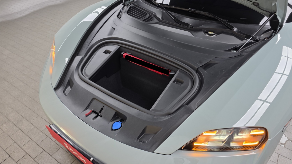 Porsche Taycan, 2024 — фото 6 из 12