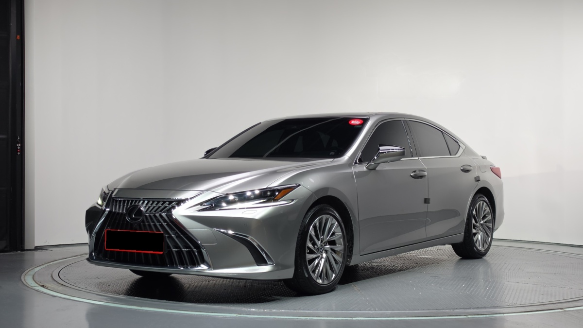 Lexus ES, 2023 — купить в Саратове под ключ