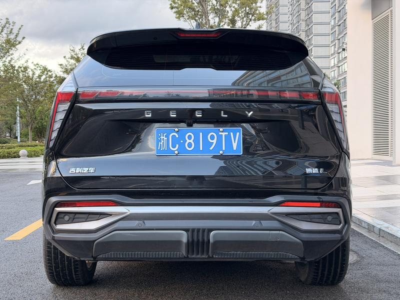 Geely Atlas L, 2024 — фото 4 из 11