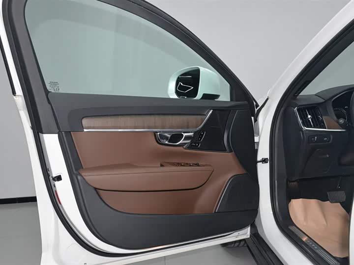 Volvo V90, 2023 — фото 5 из 9