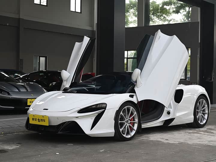 McLaren Artura, 2024 — купить в Перми под ключ