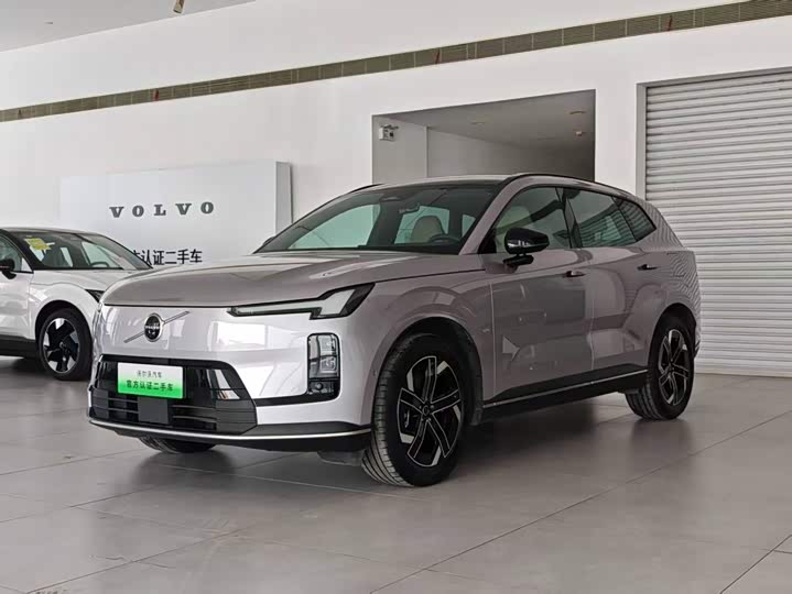 Volvo XC70 Hybrid, 2025 — купить в Калуге под ключ