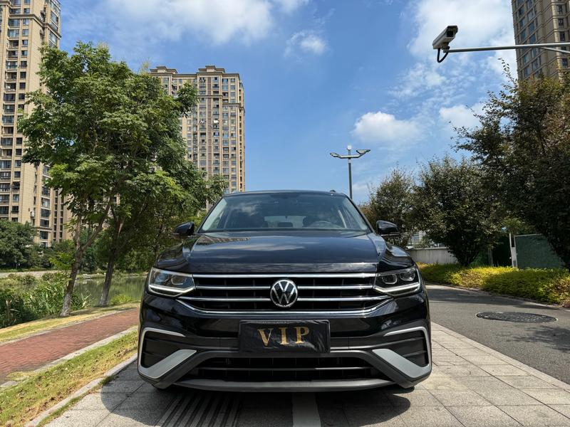 Volkswagen Tiguan L Pro, 2022 — фото 2 из 10
