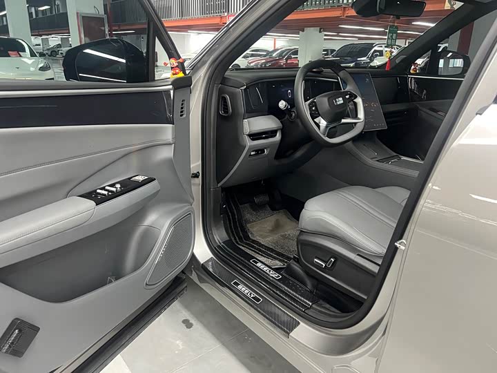 Geely Galaxy L7, 2024 — фото 5 из 9