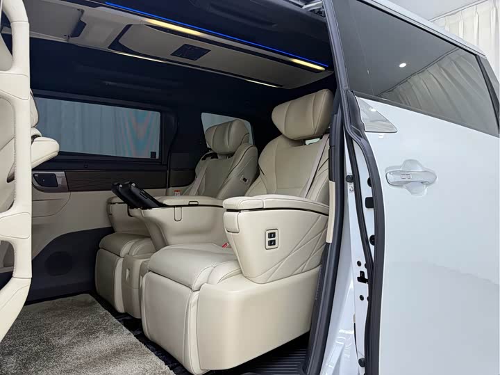 Toyota Vellfire, 2026 — фото 5 из 9