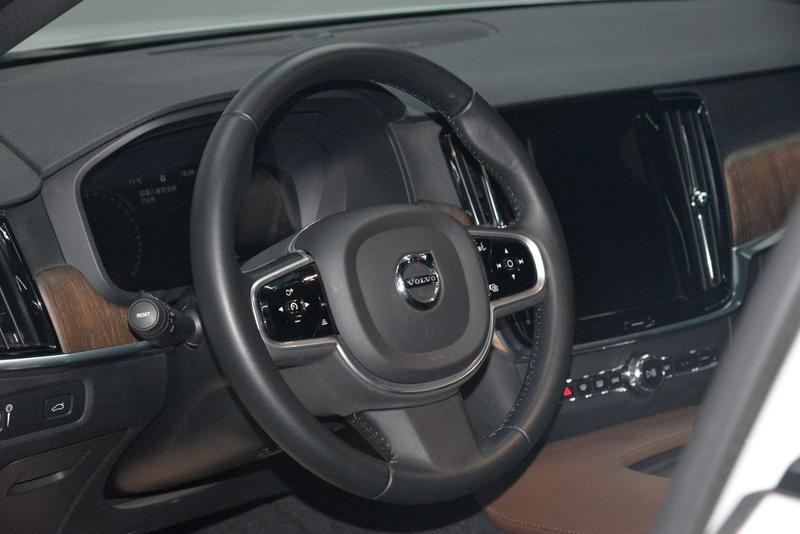 Volvo V90, 2023 — фото 11 из 12