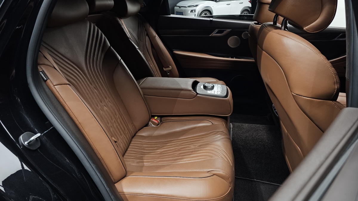 Genesis G80, 2023 — фото 11 из 12