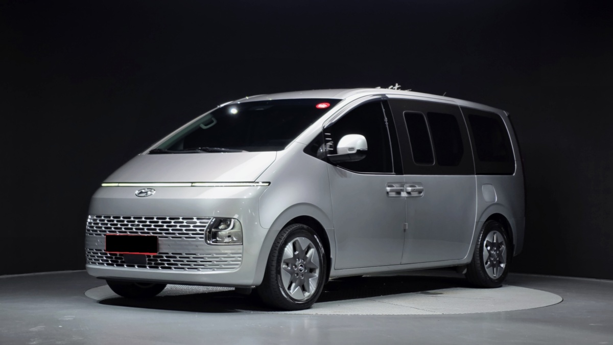 Hyundai Staria, 2023 — купить в Твери под ключ