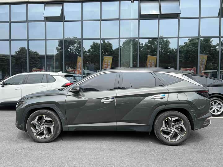 Hyundai Tucson L, 2024 — фото 8 из 9