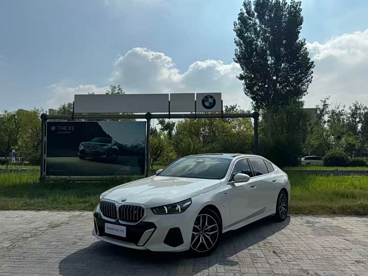BMW i5, 2024 — фото 2 из 9