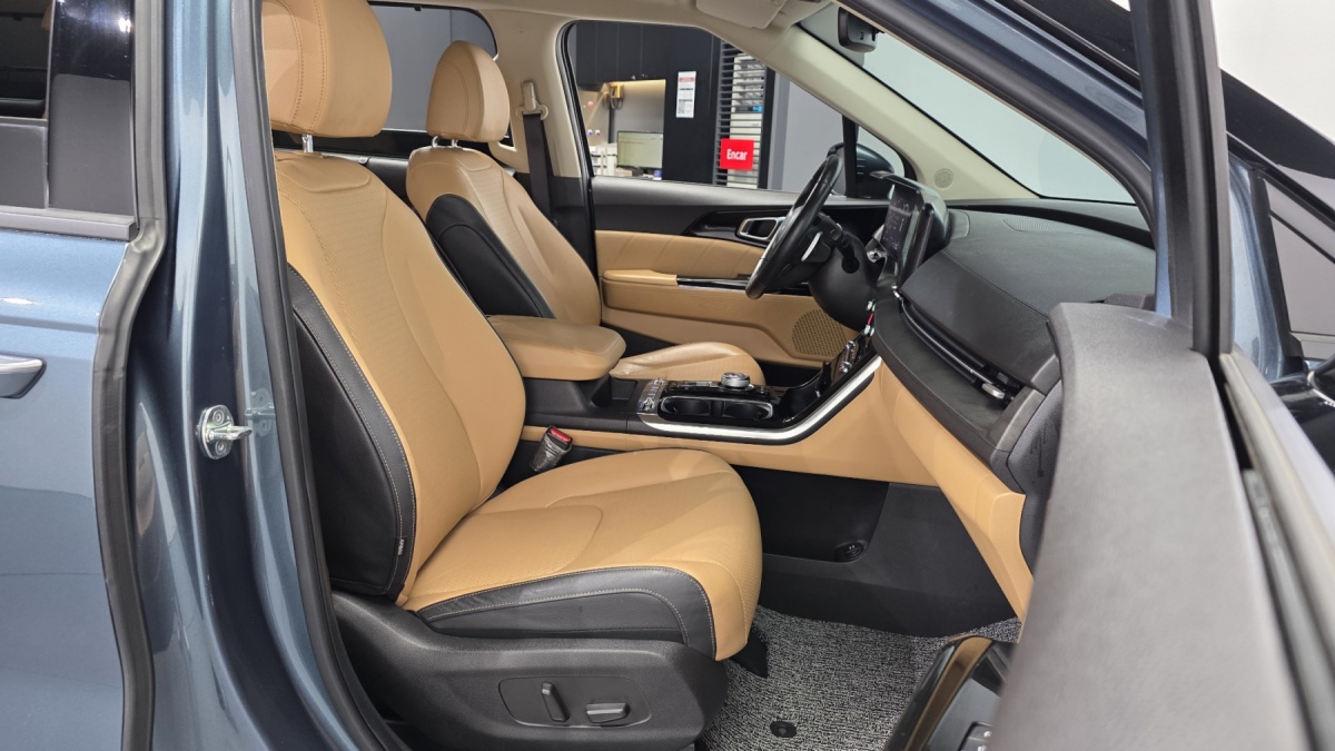 Kia Carnival, 2023 — фото 11 из 12