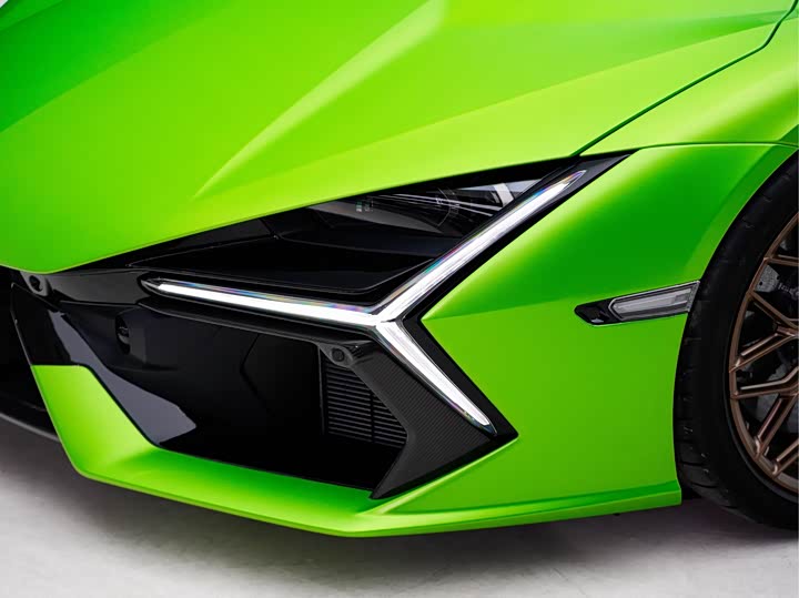Lamborghini Revuelto, 2025 — фото 4 из 9