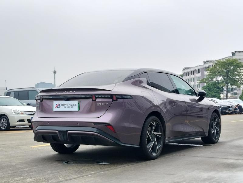 Lynk & Co 07 EM-P Hybrid, 2025 — фото 7 из 12