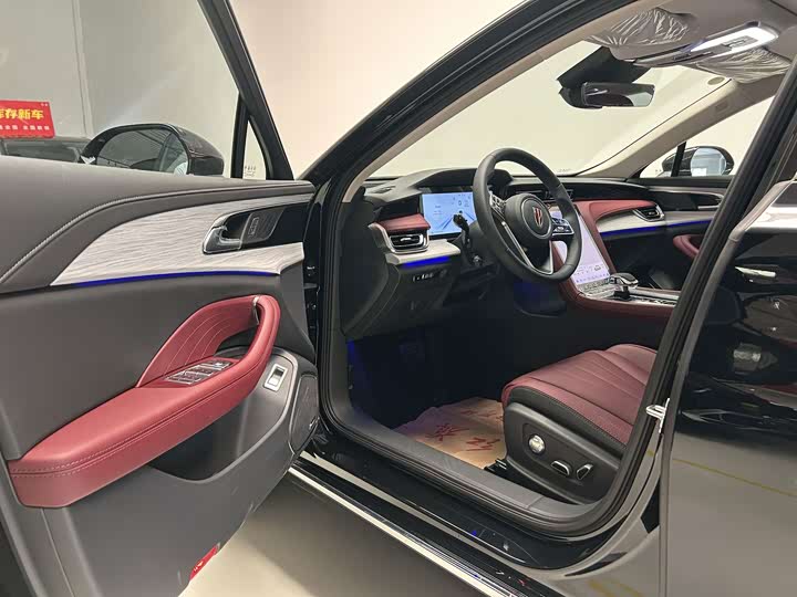 Hongqi H5 Hybrid, 2025 — фото 4 из 9