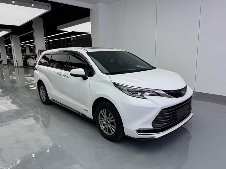 Toyota Sienna, 2022 — фото 3 из 9