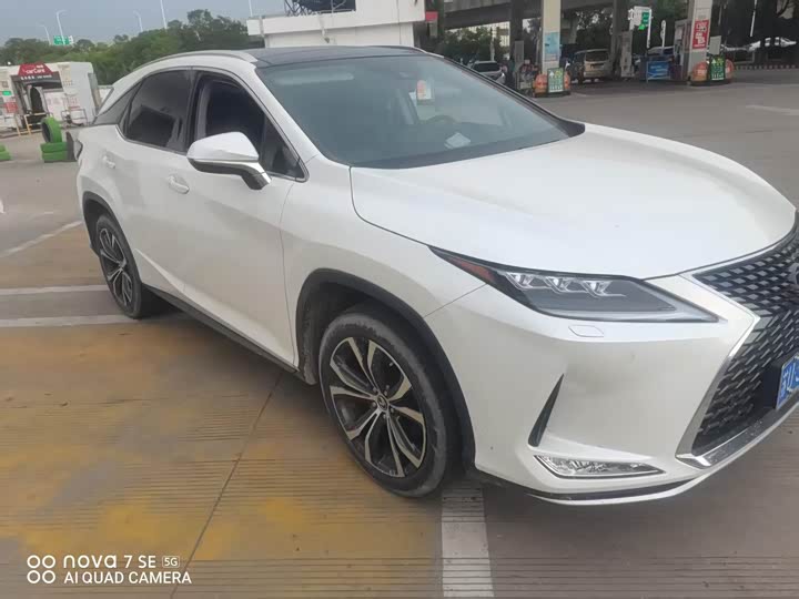 Lexus RX, 2022 — фото 2 из 3