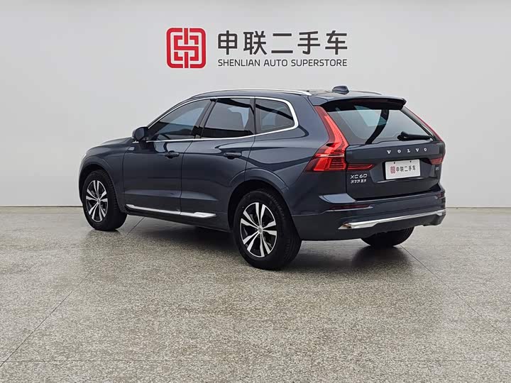 Volvo XC60, 2023 — фото 2 из 9