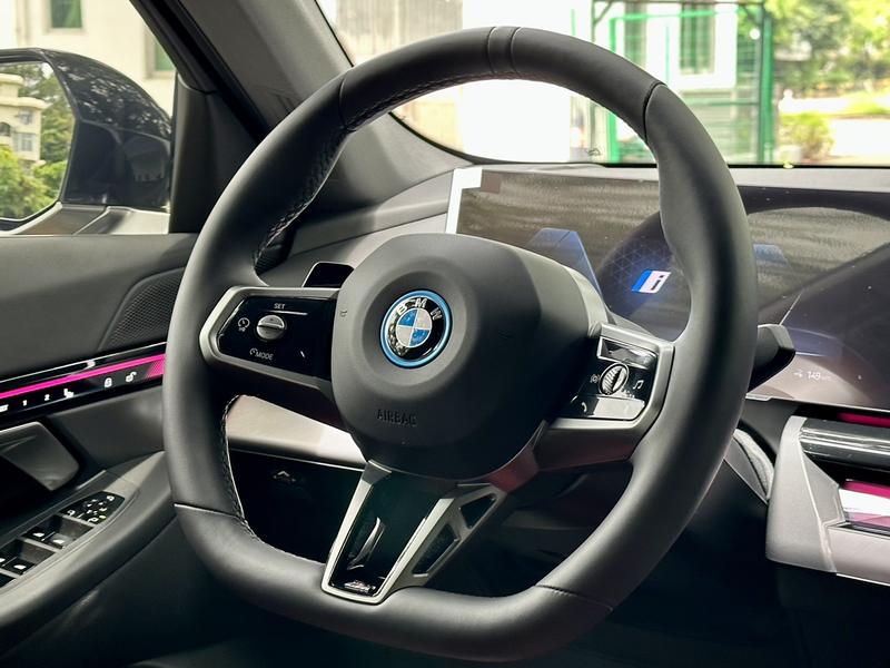 BMW i5, 2025 — фото 11 из 12