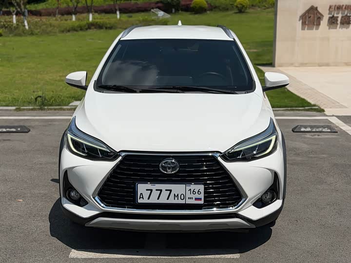 Toyota Yaris L Hatchback, 2022 — фото 2 из 9