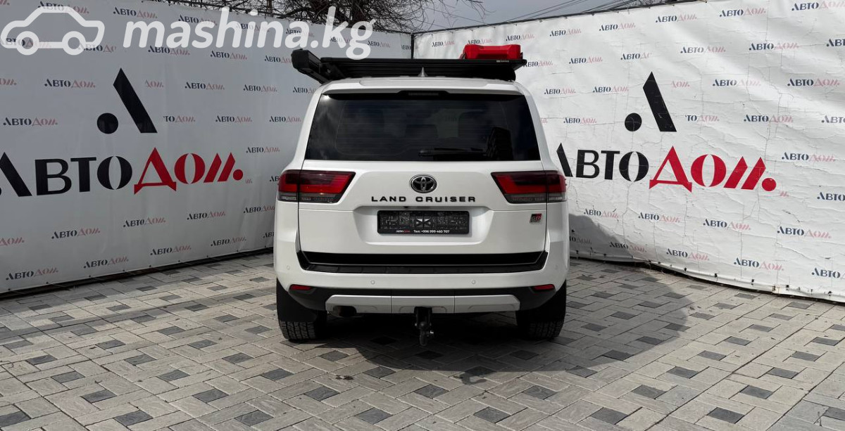 Toyota Land Cruiser, 2023 — фото 4 из 6