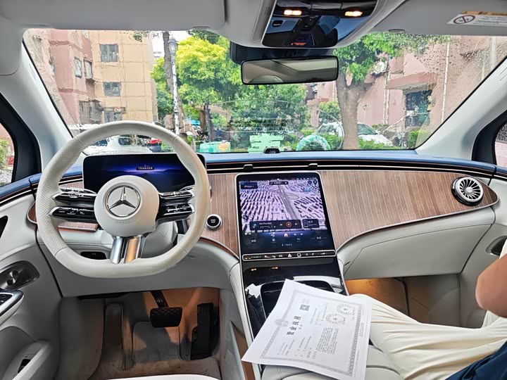 Mercedes-Benz EQE SUV, 2024 — фото 8 из 9