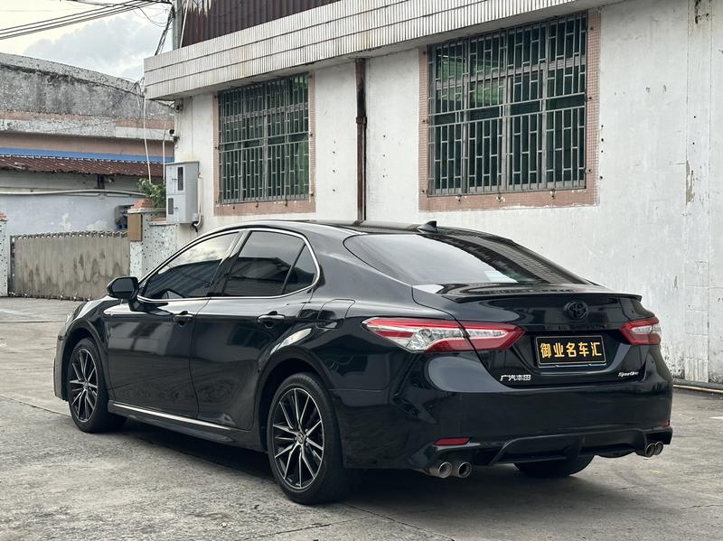 Toyota Camry, 2022 — фото 4 из 11