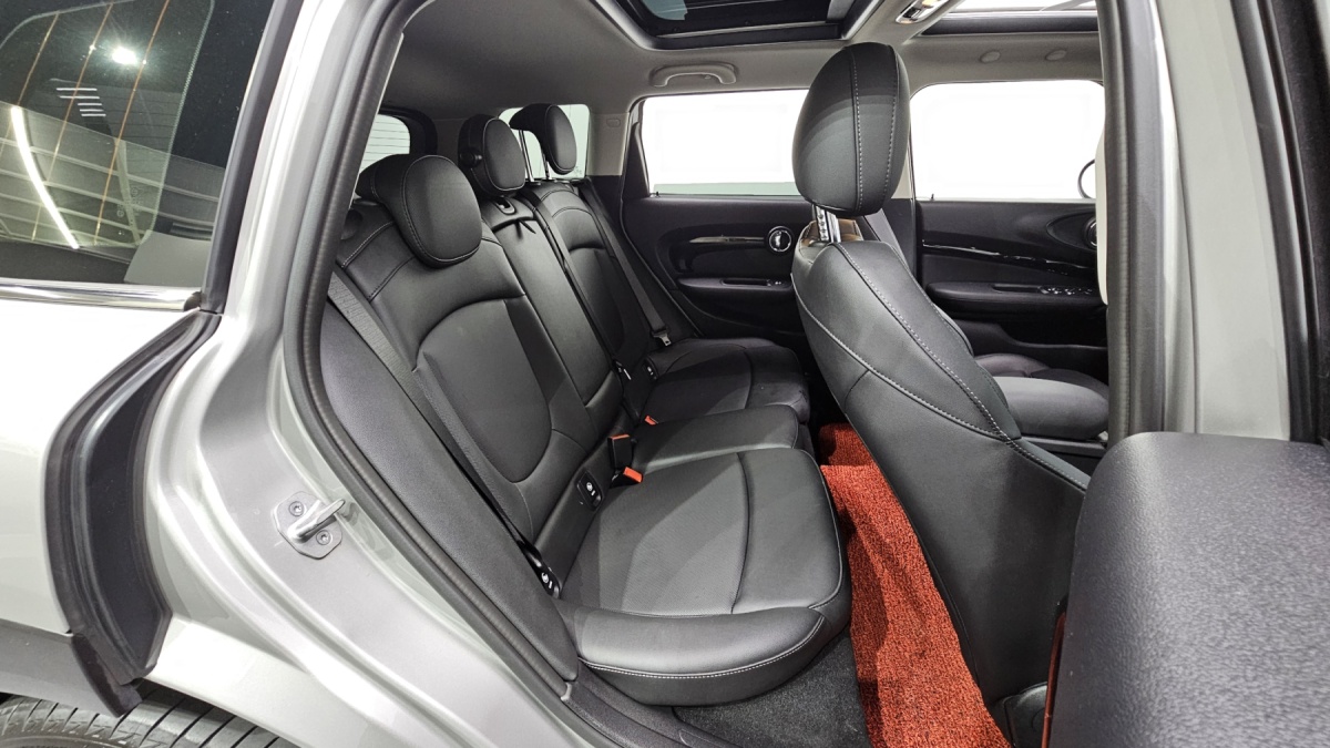Mini Clubman, 2023 — фото 10 из 12