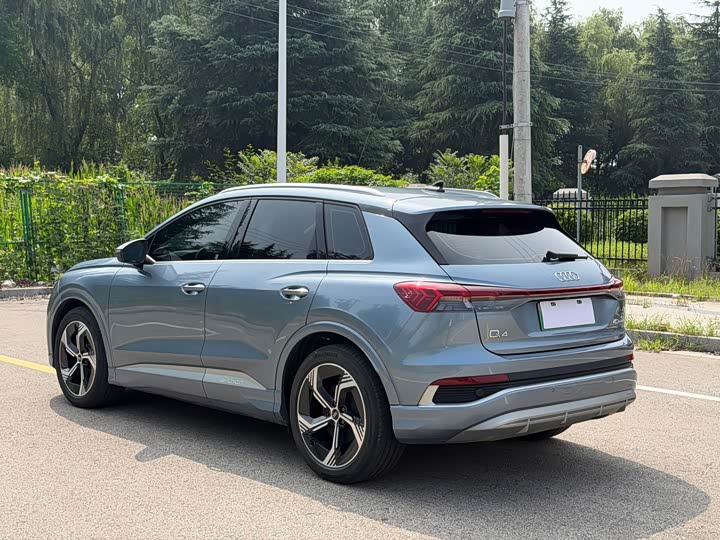 Audi Q4 e-tron, 2024 — фото 4 из 9
