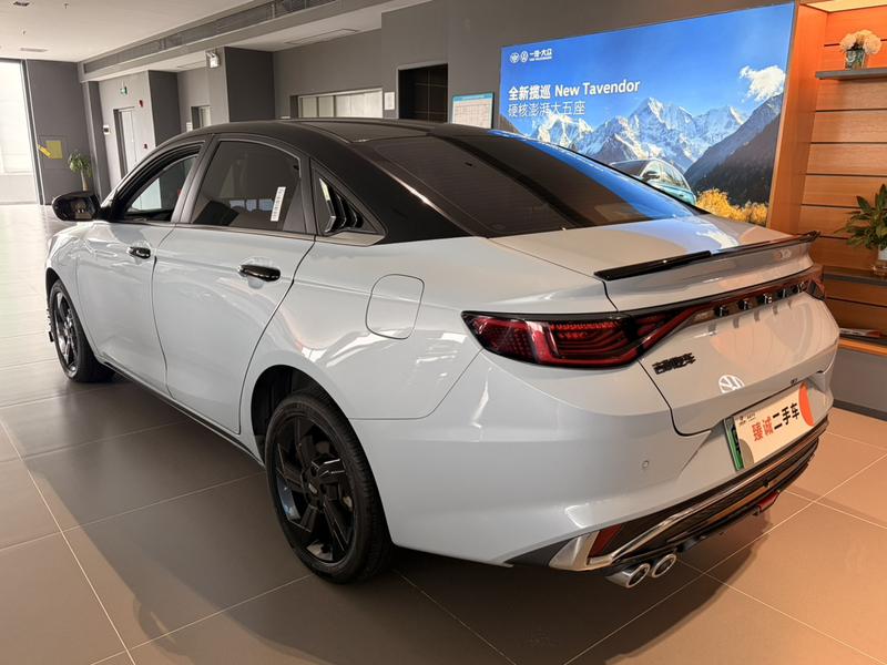 Geely Emgrand L Hi·P Hybrid, 2023 — фото 4 из 11