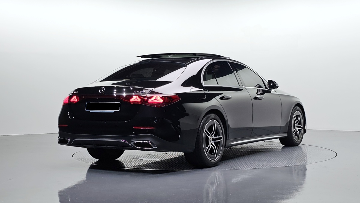 Mercedes-Benz E-Class, 2025 — фото 2 из 12