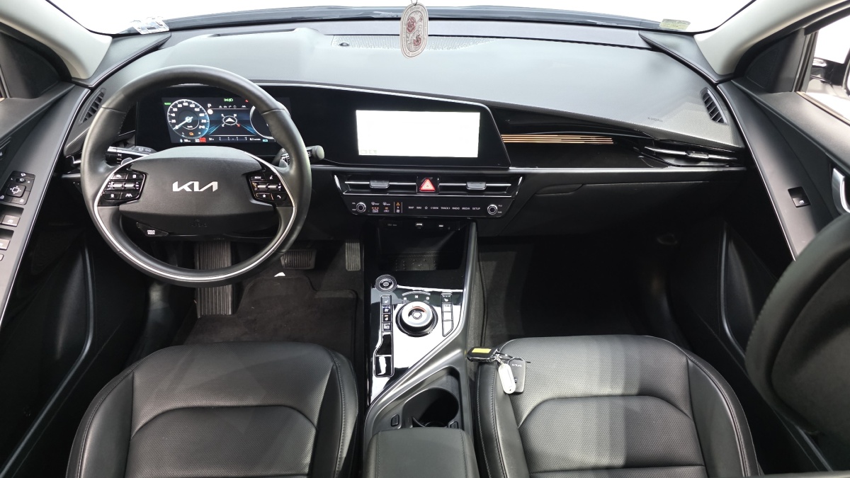 Kia Niro, 2023 — фото 6 из 12